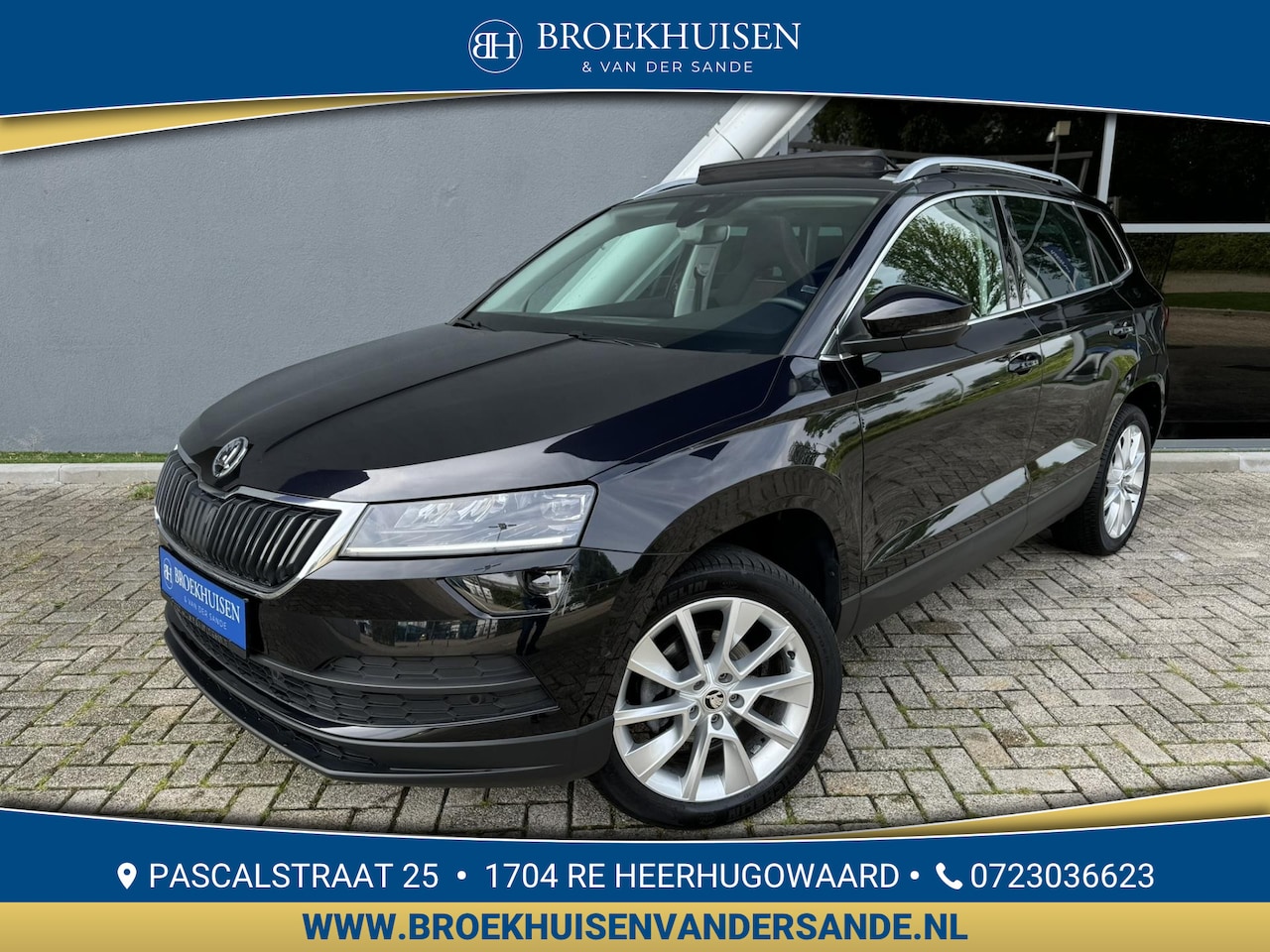 Skoda Karoq - 1.5 TSI ACT Sportline Business 150pk Automaat / Panoramadak / Camera - AutoWereld.nl