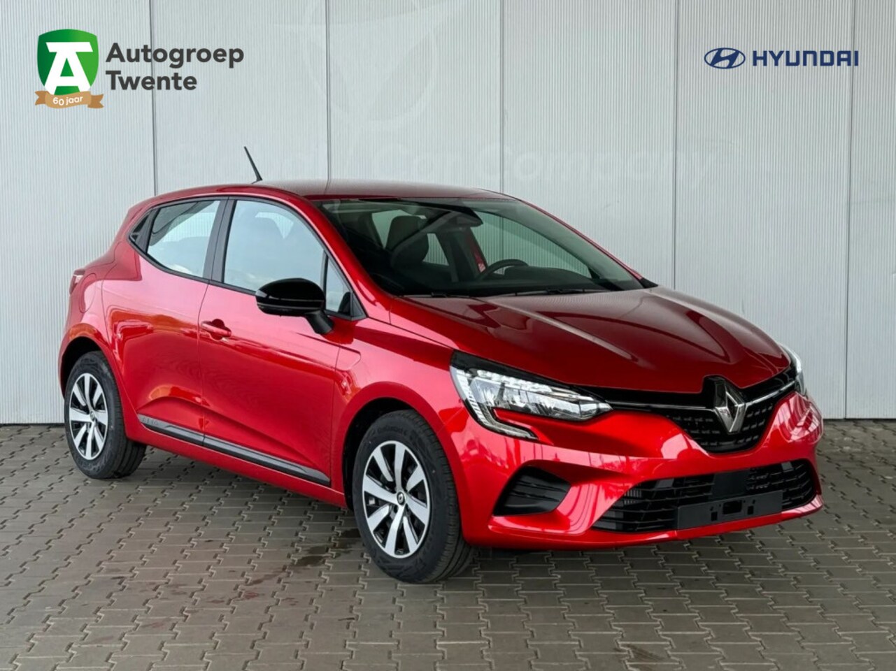 Renault Clio - 1.0 TCe 90 Equilibre | Carplay | DAB | Cruise control - AutoWereld.nl