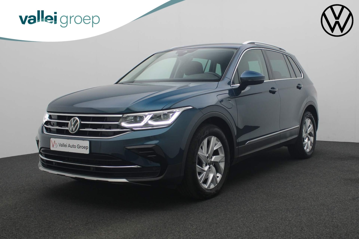 Volkswagen Tiguan - 1.4 TSI 245PK DSG eHybrid Elegance | Stuur-/stoelverwarming | Camera | ACC | Keyless | App - AutoWereld.nl