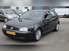 Volkswagen Golf - 1.6 Trendline