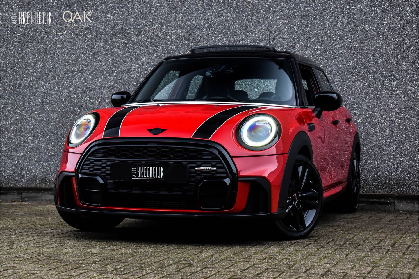 MINI John Cooper Works - Mini 1.5 Aut. | JCW-Trim | Navigatie | Panorama | Leder/Alcantara | Camera | 17"LM | Chili - AutoWereld.nl