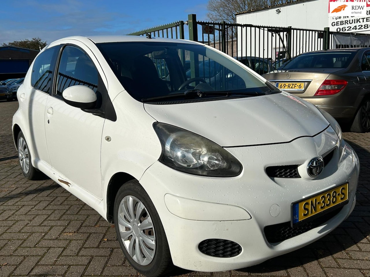 Toyota Aygo - 1.0-12V Access airco elektrische ramen cv op afs - AutoWereld.nl