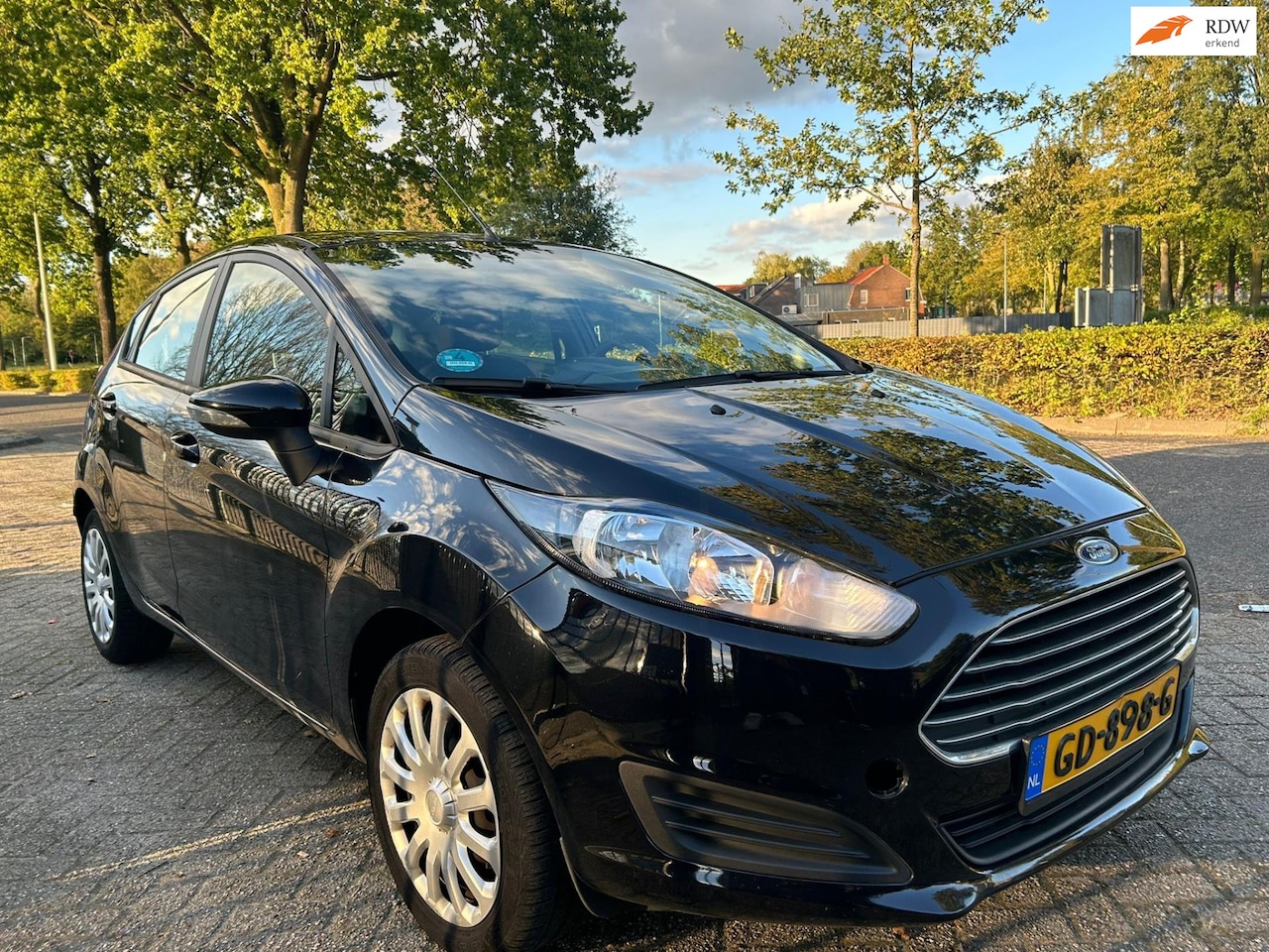 Ford Fiesta - 1.0 Style 2e eigenaar dealer onderhouden airco elektrische ramen cv op afs - AutoWereld.nl