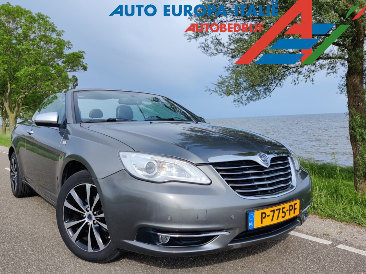 Lancia Flavia - 2.4 Automaat | 12 mnd garantie | Leder | Boston Audio - AutoWereld.nl