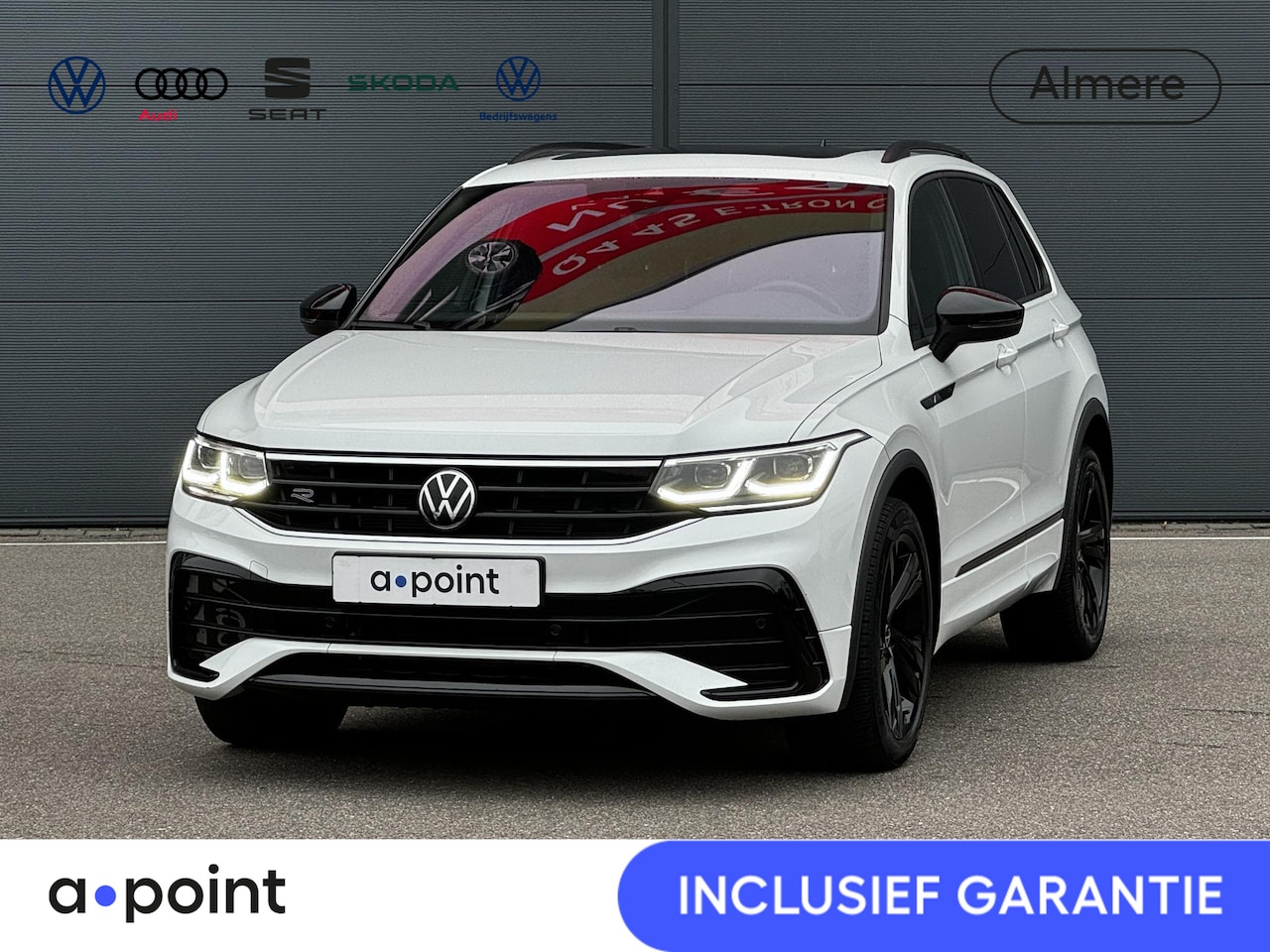 Volkswagen Tiguan - 1.5 TSI R-Line Business+ 150PK DSG | Panorama dak | Facelift | Black style | - AutoWereld.nl