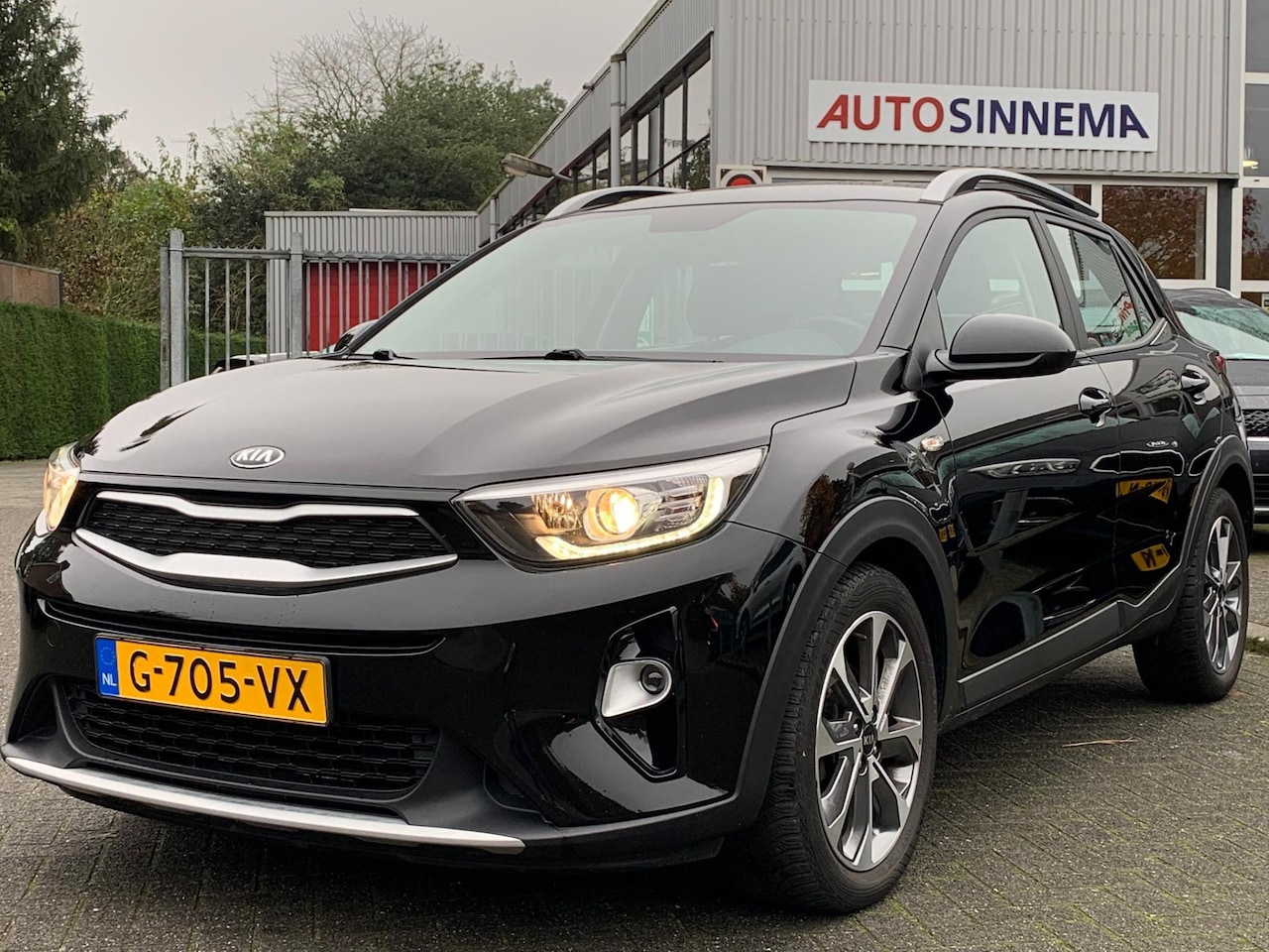 Kia Stonic - 1.0 T-GDi DynamicLine 120PK Automaat All season - AutoWereld.nl