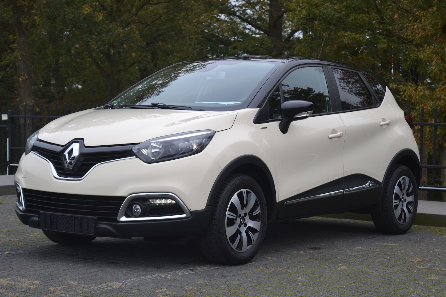 Renault Captur - 0.9 Limited Energy - AutoWereld.nl