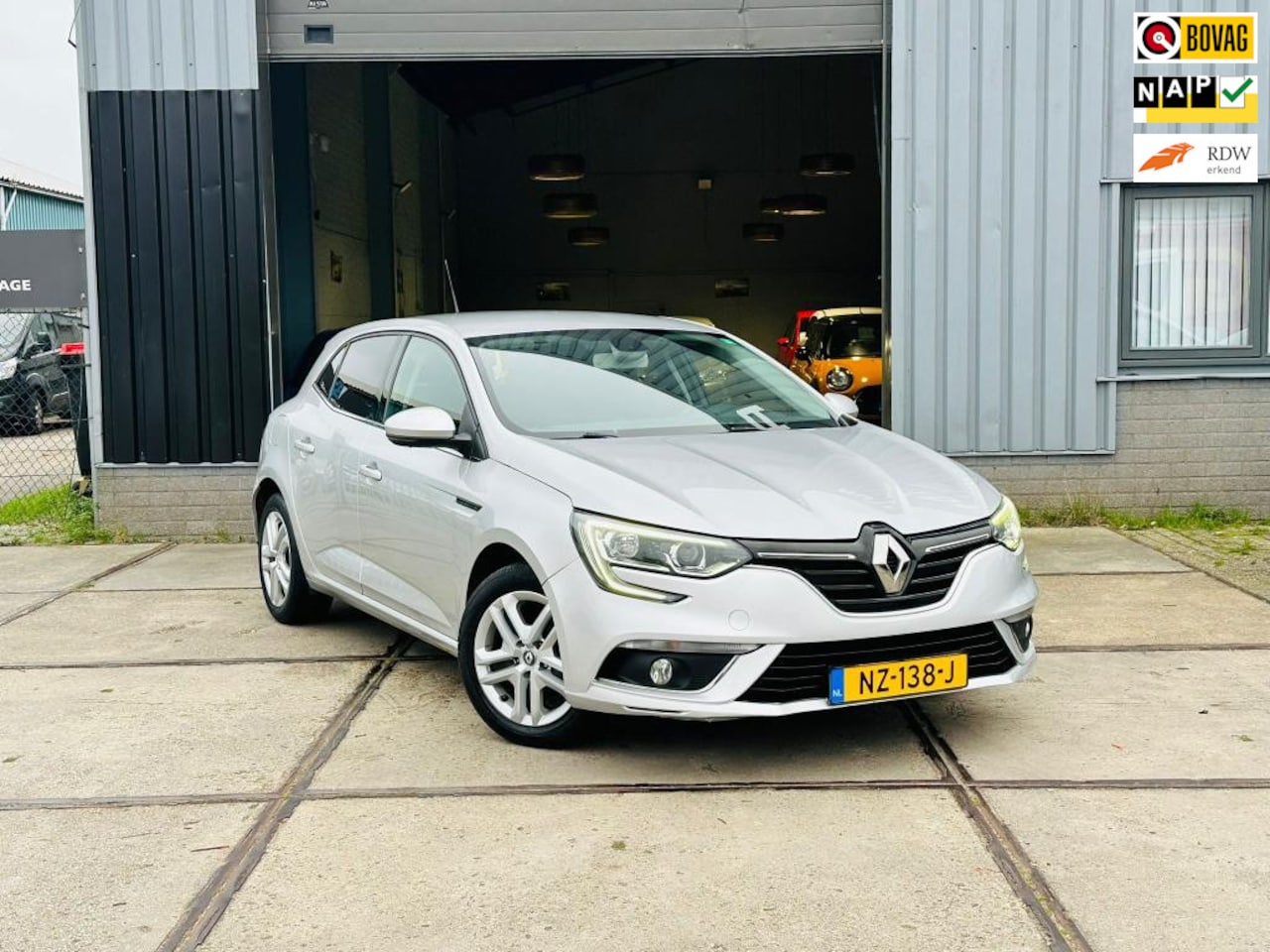 Renault Mégane - 1.2 TCe Zen 1.2 TCe Zen (2de Eigenaar+NAP+GARANTIE) - AutoWereld.nl