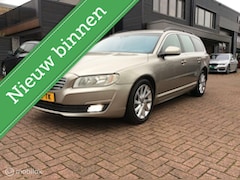 Volvo V70 - 2.0 T5 Dynamic Edition Leder Airco Dakrail Automaat