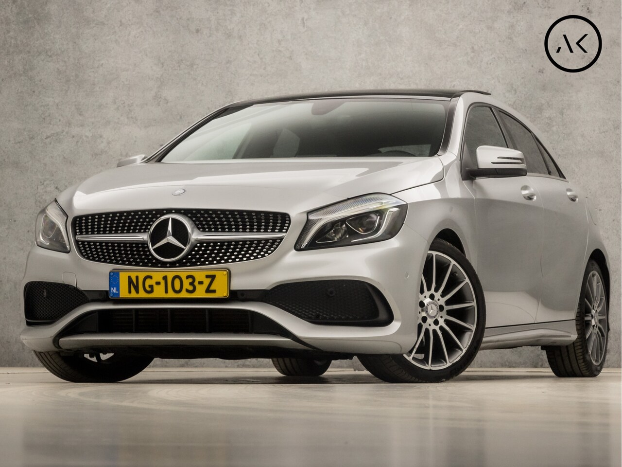 Mercedes-Benz A-klasse - 180 AMG Sport Automaat (SCHUIFDAK, GROOT NAVI, LEDER/ALCANTARA, GETINT GLAS, SPORTSTOELEN, - AutoWereld.nl