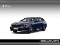 BMW 5-serie Touring - 530e M Sportpakket Pro | Panoramadak | Innovation Pack | Comfort Pack | Trekhaak