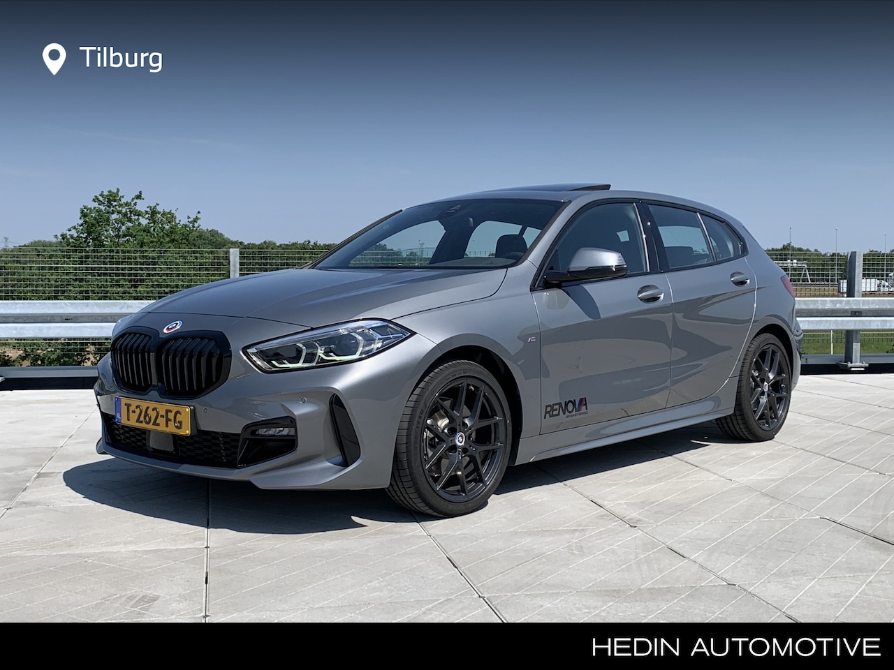 BMW 1-serie - 118i Executive | M-Sportpakket | BMW M 50 Jahre uitvoering | Panoramadak | Park Distance C - AutoWereld.nl