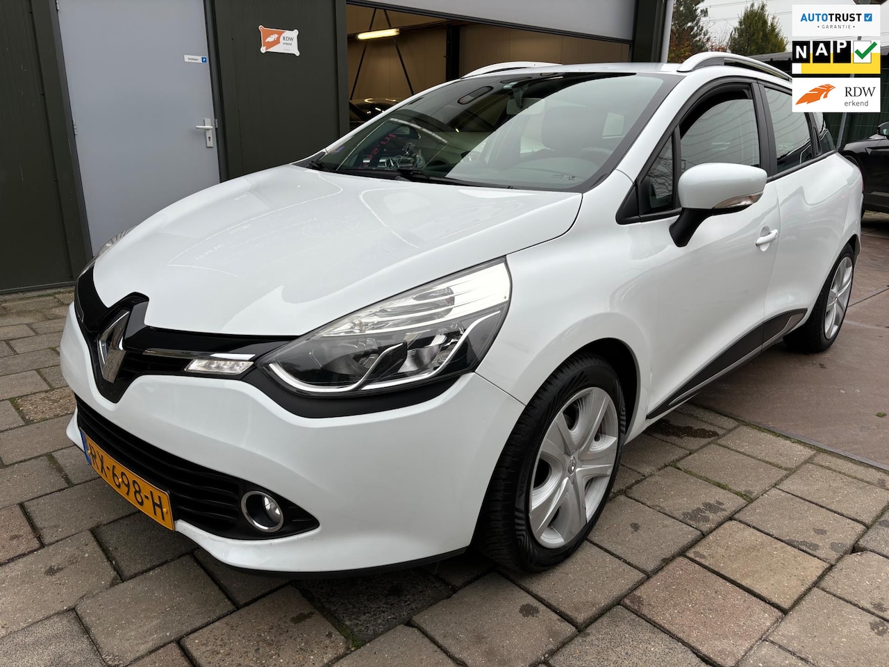 Renault Clio Estate - 0.9 TCe Authentique Airco Cruise Navi 143dkm Dealer Onderhouden - AutoWereld.nl