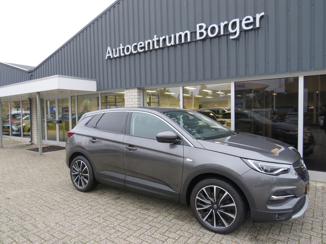 Opel Grandland X - 1.6 Turbo Automaat Hybrid Buss Elegance navi/19"LM /Clima/Cruise/Camera - AutoWereld.nl