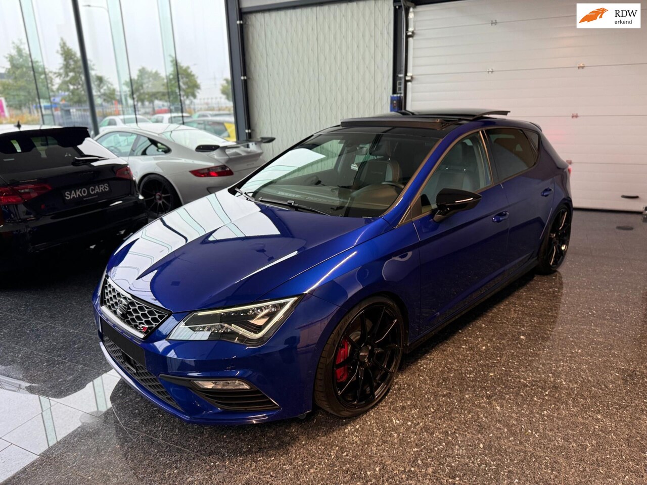 Seat Leon - 2.0 TSI CUPRA 300 APR 2018 DSG Pano Blauw - AutoWereld.nl