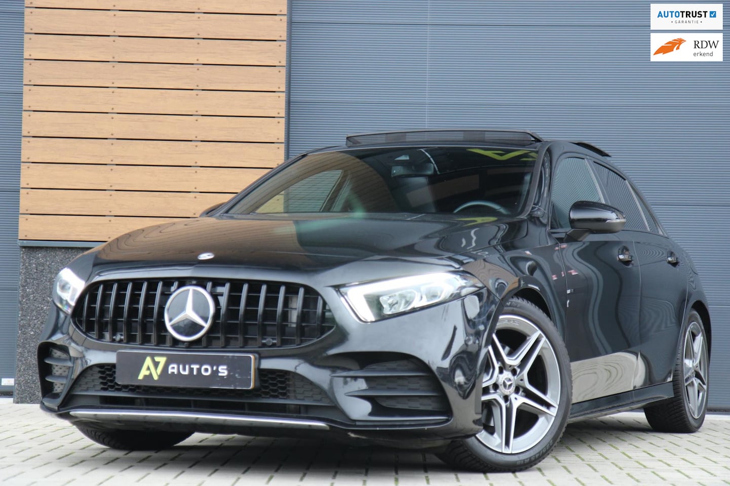 Mercedes-Benz A-klasse - 200 AMG /PANO/SFEERV/CARPLAY - AutoWereld.nl