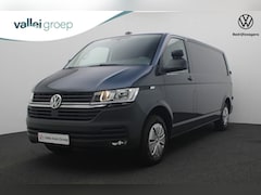 Volkswagen Transporter - 2.0 TDI 110PK L2H1 28 Comfortline | Trekhaak | 3-Zits | Parkeersensoren achter | Airco | C