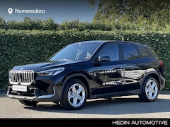 BMW iX1 - xDrive30 | 18'' | Getint Glas | Sportstoelen | Adaptief M Onderstel | Stoelverw