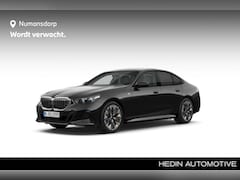 BMW 5-serie - 520d | Panorama | Harman/kardon | M-Sport | Standkachel | Co Pilot | Comfort zetels + verw