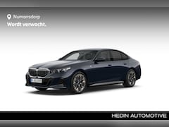 BMW 5-serie - 520i | M-Sport | Harman/kardon | Stoelverw. + ventilatie | Comfort zetels | Park + driving