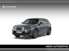 BMW iX1 - eDrive20 | M-Sport | 20'' | Harman/Kardon | Elek. stoelverst. + massage | Comf. Acc. | Get