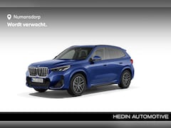 BMW X1 - 25e xDrive | M-Sport | 18'' | Panoramadak | Camera | Getint glas | M Adaptief Onderstel |