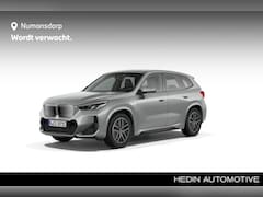 BMW iX1 - eDrive20 | M-Sport | 18'' | Camera | Apple Carplay | Spacesilber Metallic