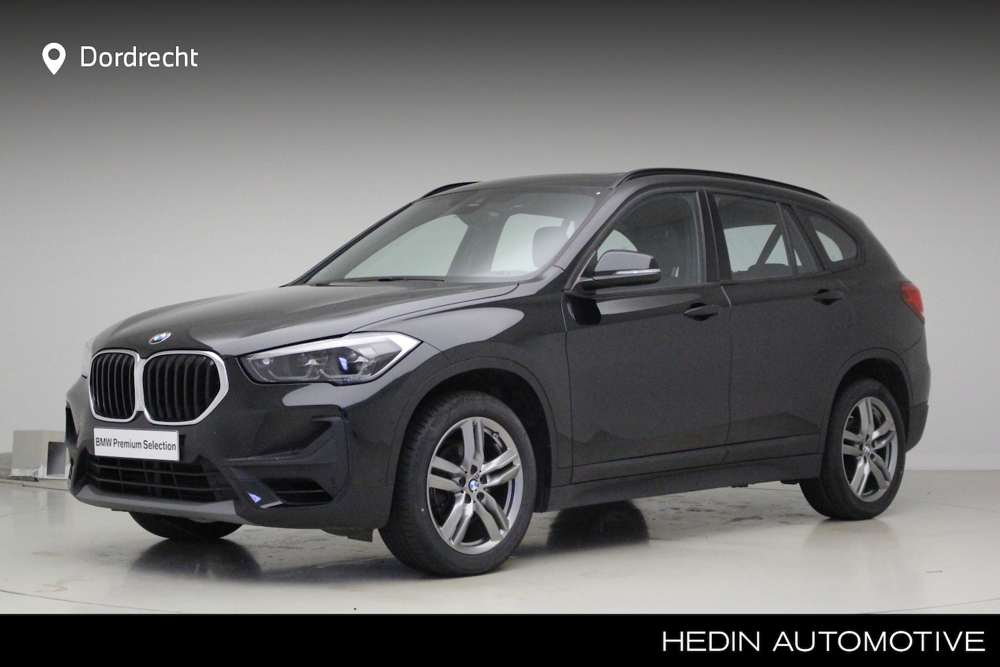 BMW X1 - sDrive18i | Panorama | Leder | LED | Comfort Acces | 18"M-Sport velgen - AutoWereld.nl