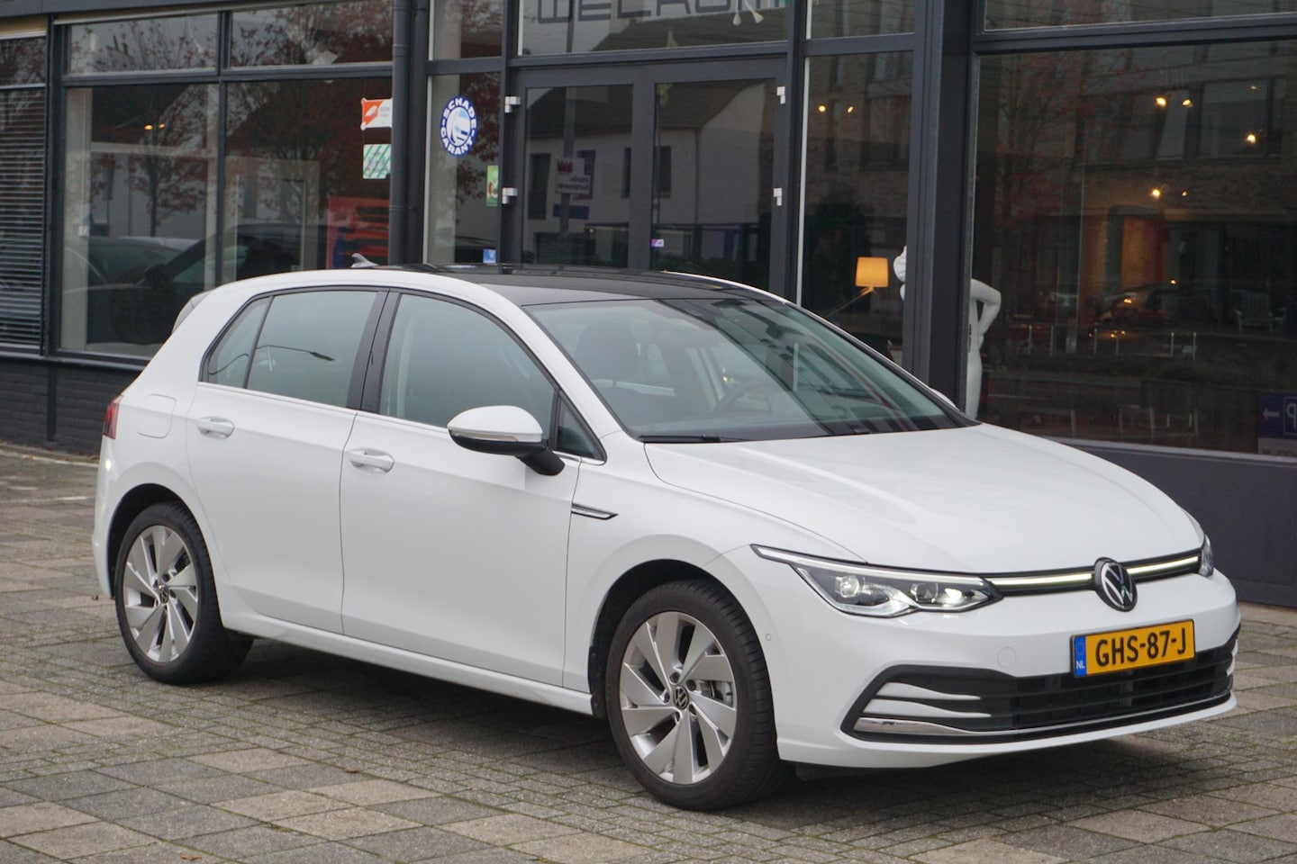 Volkswagen Golf - 1.5 eTSI Style | massage | Full LED - AutoWereld.nl