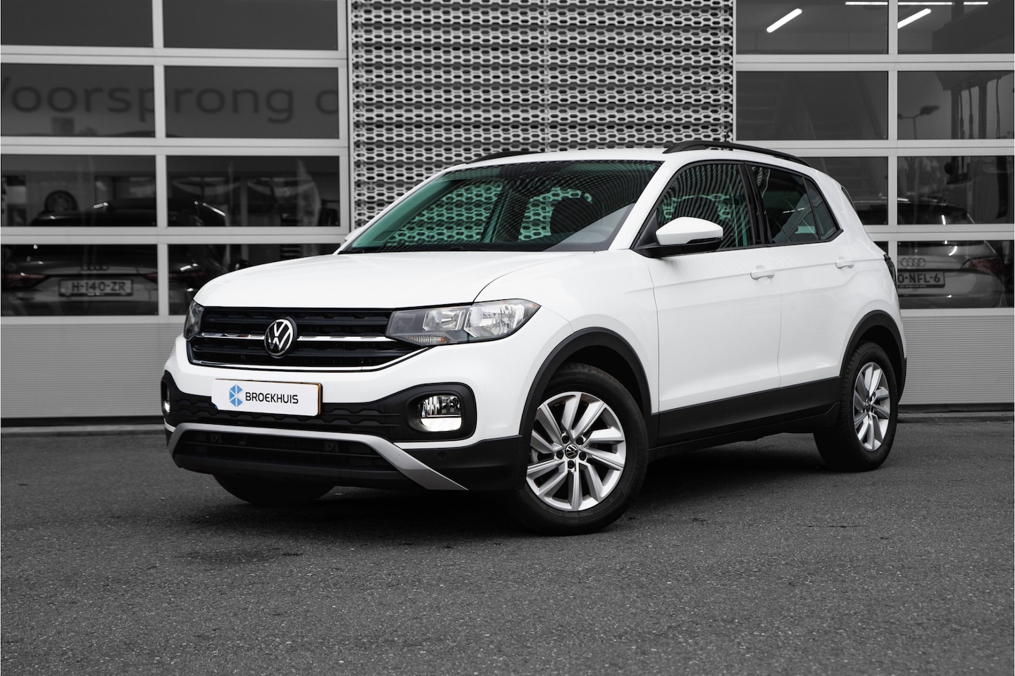 Volkswagen T-Cross - 1.0 TSI Life | Adapt. Cruise | Carplay | Parkeersensoren | - AutoWereld.nl