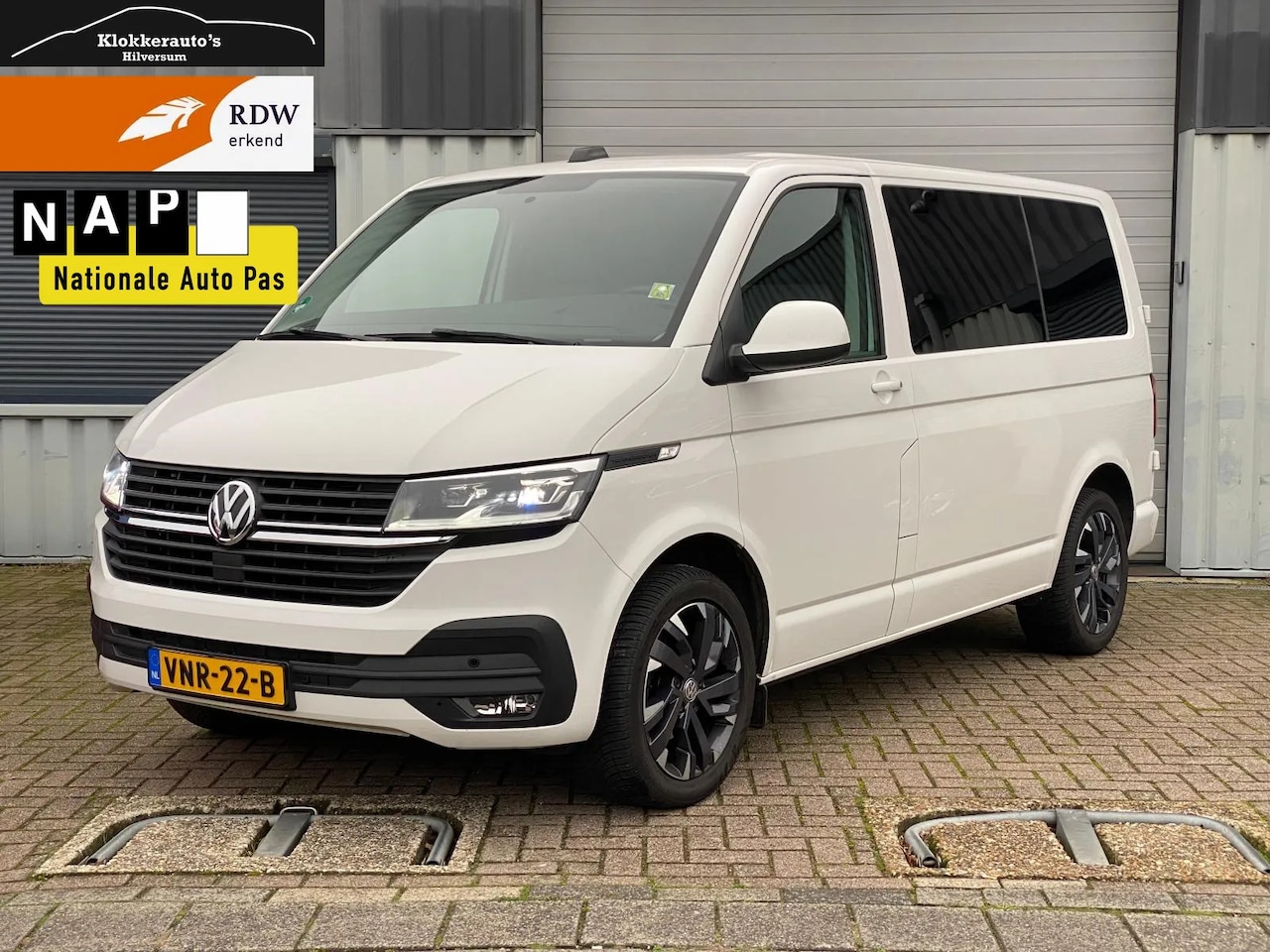 Volkswagen Transporter - 2.0 TDI L1H1 28 Highline LED | DSG | CARPLAY | LEDER - AutoWereld.nl