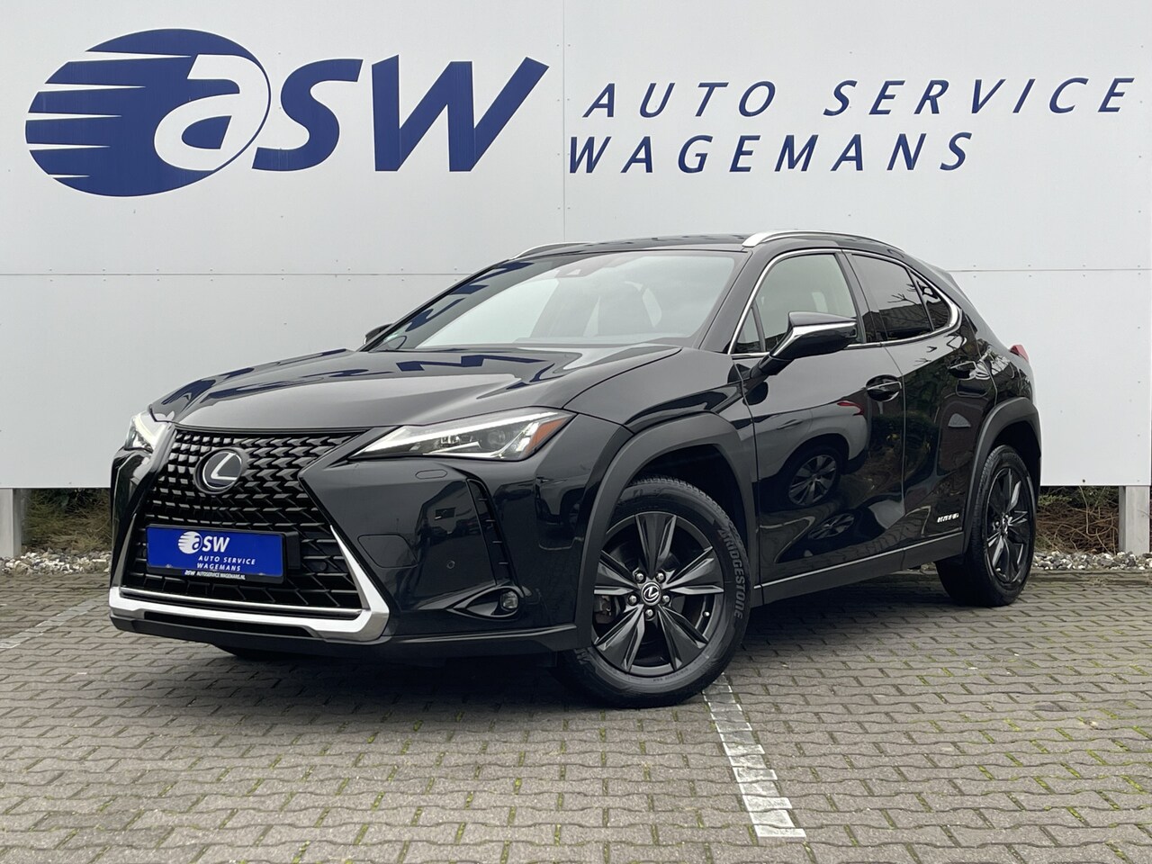 Lexus UX - 250h First Edition | CarPlay | Camera | LED | ACC | DAB+ | 17 inch - AutoWereld.nl