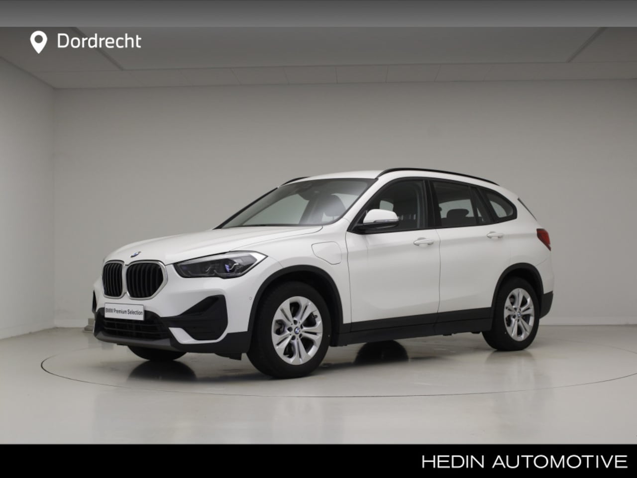 BMW X1 - xDrive25e Executive | Trekhaak | Stoelverwarming | Led - AutoWereld.nl