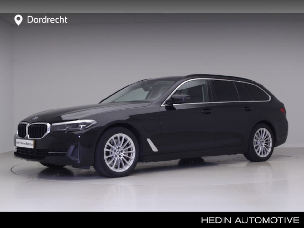 BMW 5-serie Touring - 530e Executive | 18" | Camera | Stoelverwarming | - AutoWereld.nl