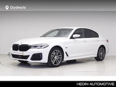 BMW 5-serie - 530e M-Sport | Zwarte Nieren | Privacy Glass | Driving Assistant Professional | Head-Up