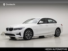 BMW 3-serie - 330e Sedan | Head-Up | Laser | Stoelverwarming | 2 jaar Garantie