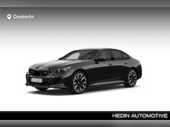 BMW i5 - M60 xDrive 84 kWh M Sportpakket Pro | Innovation Pack | Travel Pack | Comfort Pack | Adapt