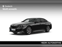 BMW i5 - M60 xDrive 84 kWh M Sportpakket Pro | Innovation Pack | Travel Pack | Comfort Pack | Extra