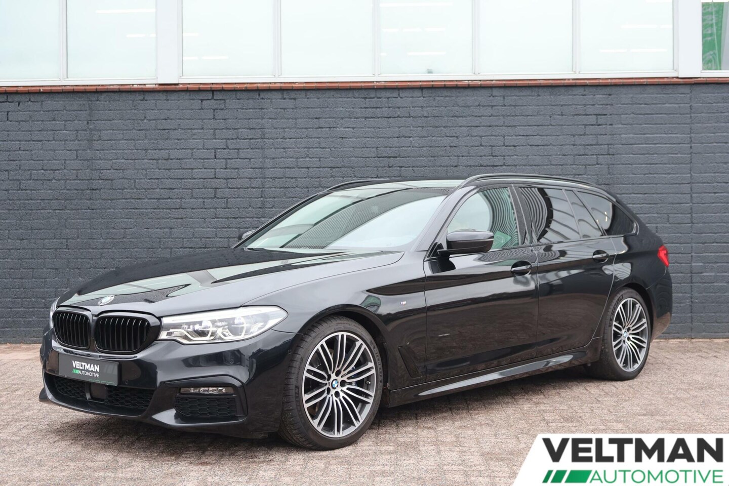 BMW 5-serie Touring - 530d High Executive M-Sport - AutoWereld.nl