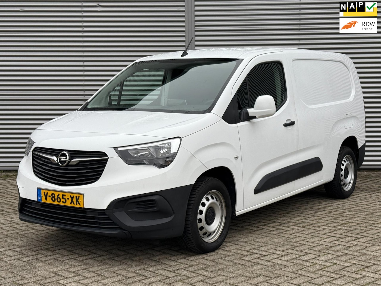 Opel Combo - 1.6D L2H1 Airco/ Navi/ Cruise/ PDC/ DAB/ Apple carplay/ - AutoWereld.nl