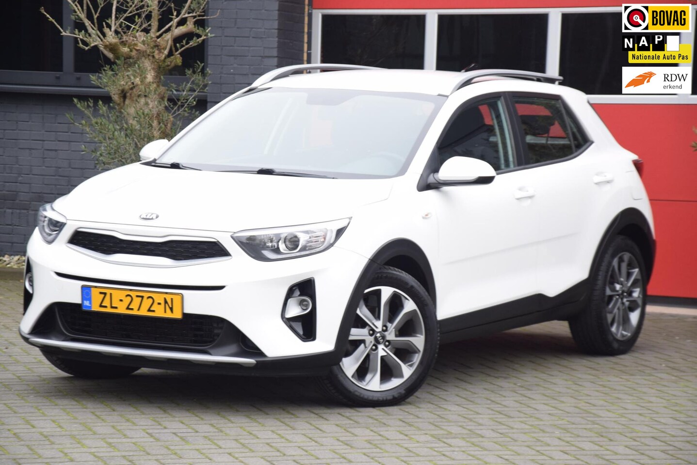 Kia Stonic - 1.0 T-GDi DynamicLine 2019 Navigatie Airco Cruise control SUV - AutoWereld.nl