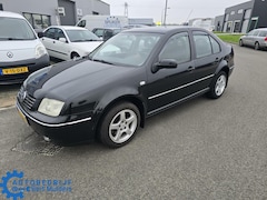 Volkswagen Bora - 1.6-16V Comfortline