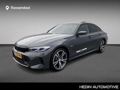 BMW 3-serie - Sedan 320e M-Sport | Achteruitrijcamera | Hi-Fi | Open dak | 19" | Adpatieve LED koplampen