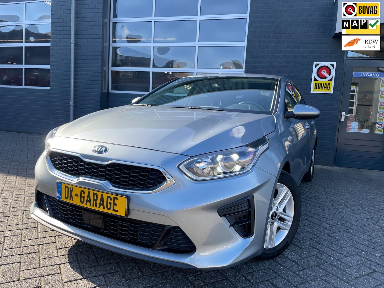 Kia Cee'd - Ceed 1.0 T-GDi DynamicLine | TREKHAAK | Carplay, Camera, Clima, Cruise | Stoel-, en Stuurv - AutoWereld.nl