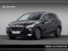 BMW 2-serie Active Tourer - 225e xDrive | Head Up | Comfort Access | Stoelverwarming | Panoramadak | Trekhaak elektris