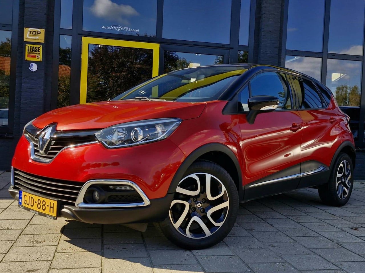 Renault Captur - 1.2 TCe Intens Automaat | Parkeercamera | Parkeersensoren | Navi | Tel | Cruise Control | - AutoWereld.nl