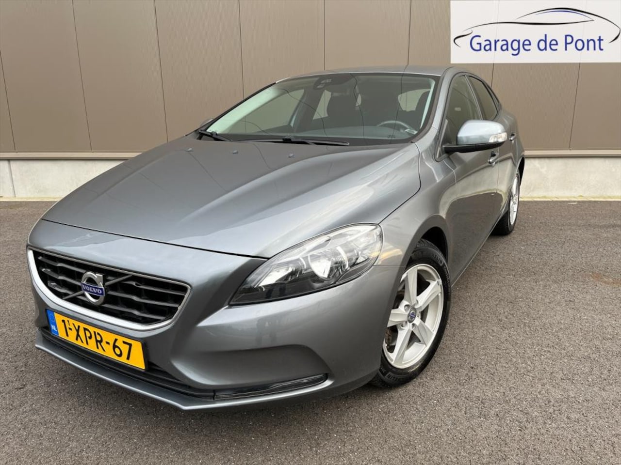 Volvo V40 - 1.6 T2 Kinetic eerste eigenaar!! - AutoWereld.nl