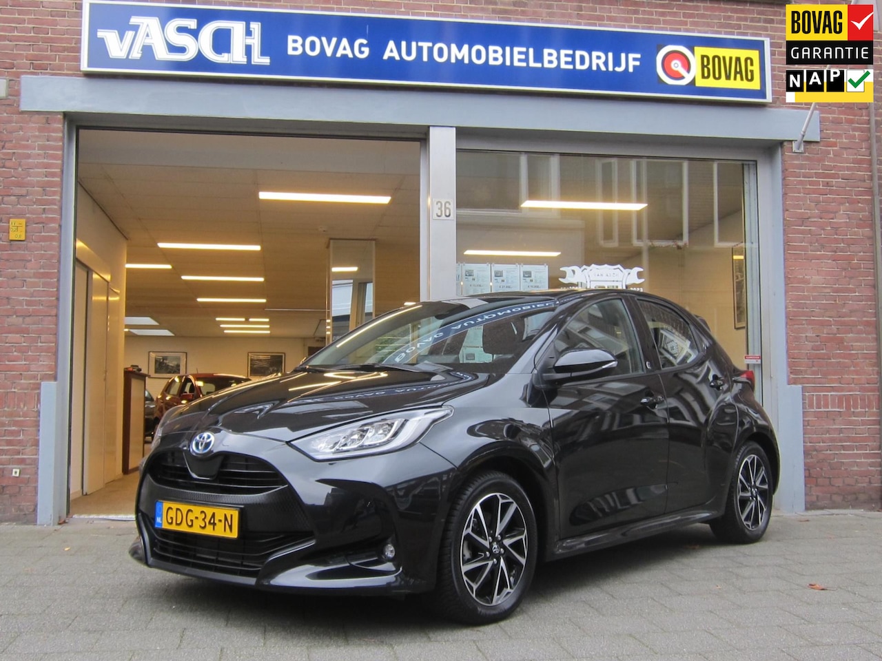 Toyota Yaris - 1.5 Hybrid Dynamic All In Prijs Bovagarantie - AutoWereld.nl