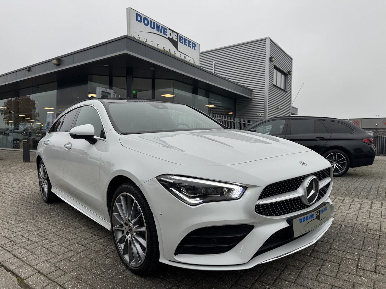 Mercedes-Benz CLA-Klasse - 250 e AMG Line Trekhaak | Pano-Dak | Keyless | Leer | Camera | - AutoWereld.nl