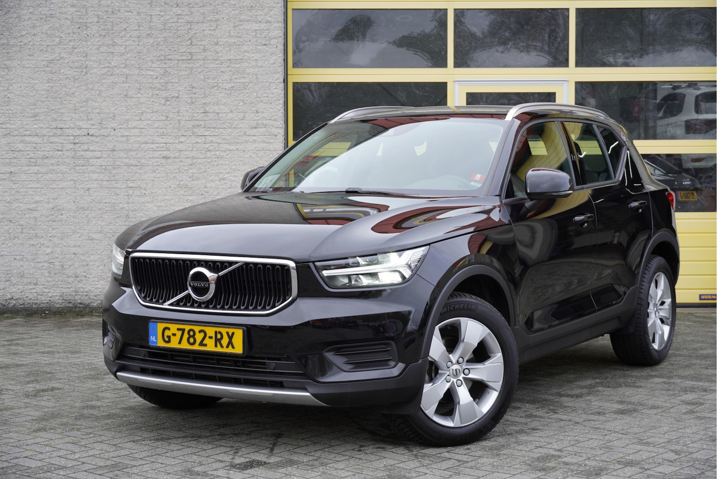 Volvo XC40 - 1.5 T3 164PK Automaat! Momentum Pro BJ2019 Lmv 18" | Led | Pdc | Navi | Elek. achterklep | - AutoWereld.nl